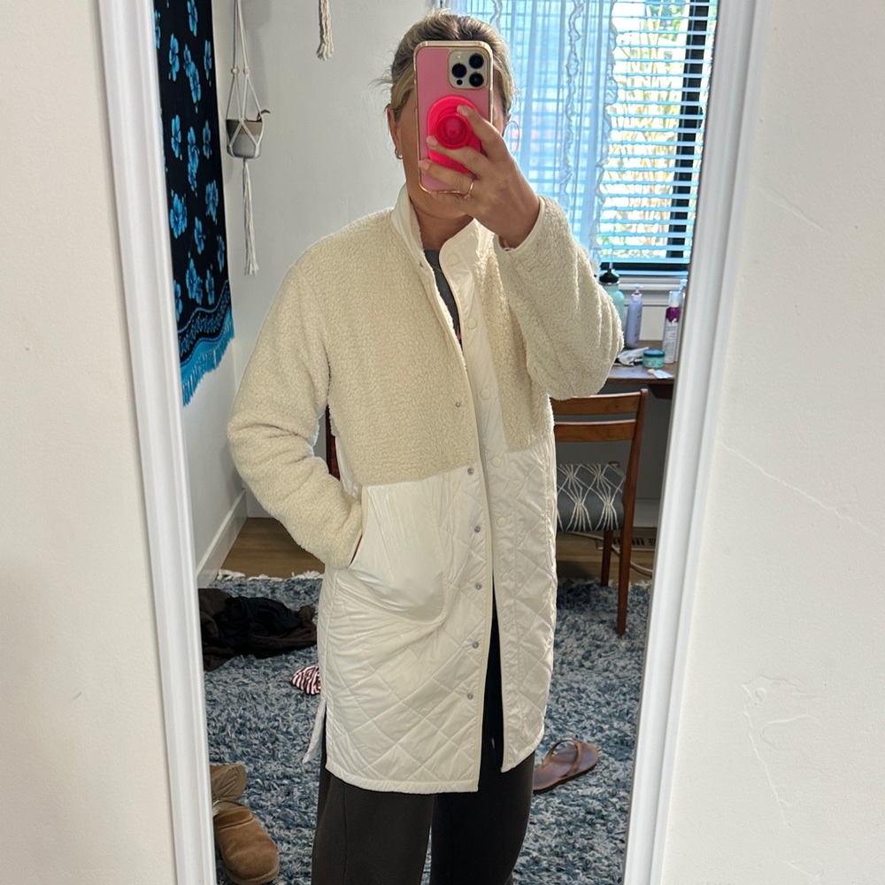 Athleta Women's Cream Quilted Jacket